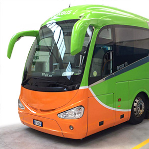 Decorazione autobus con tecnica wrapping